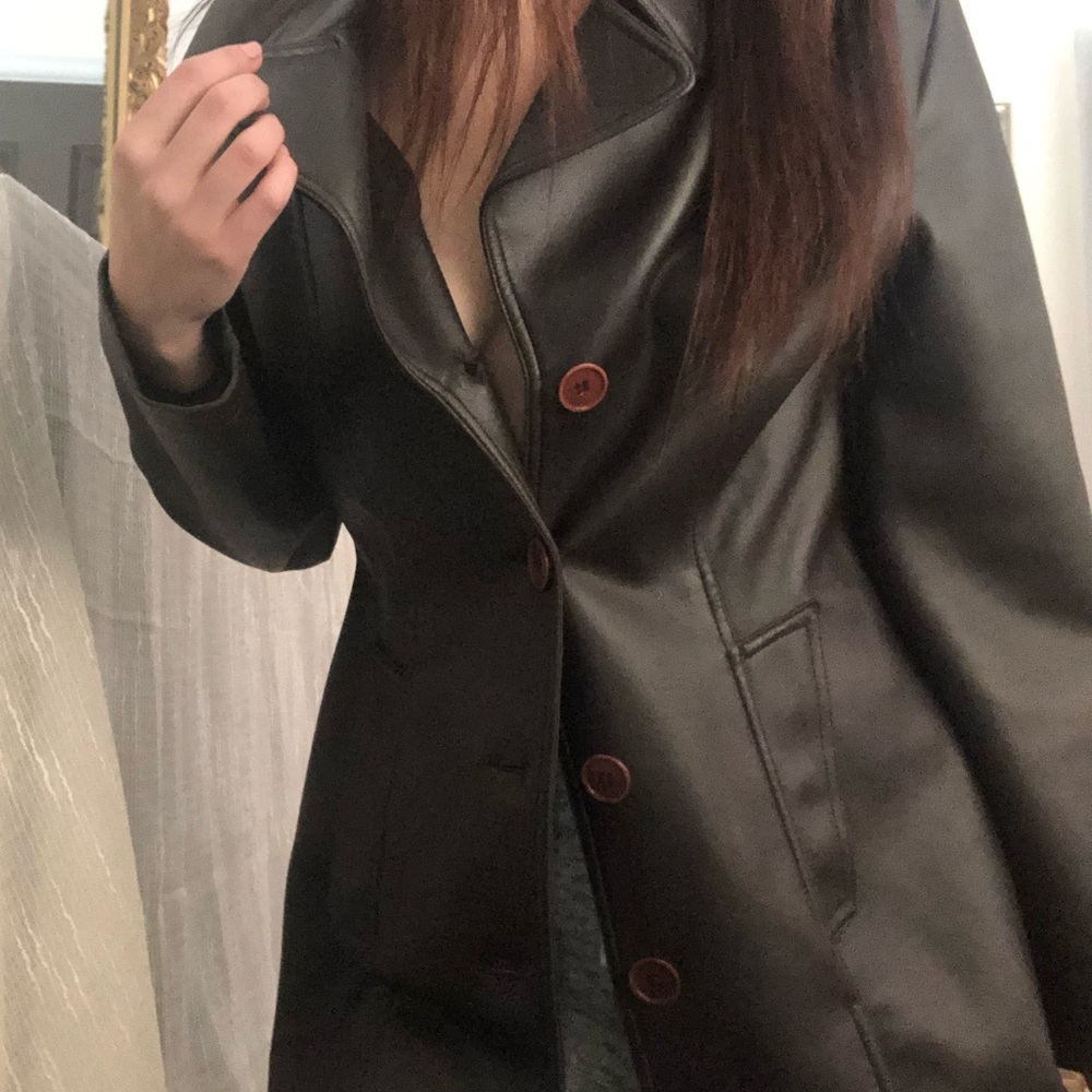 Vtg Authentic Dark Brown Leather coat🤍